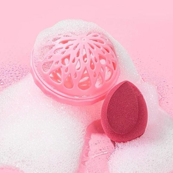 The Original MakeUp Eraser The Sponge - Picture 6 of 13